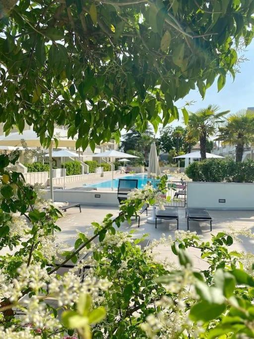 Residence Jesolo Lido Centro Con Piscina Exteriér fotografie